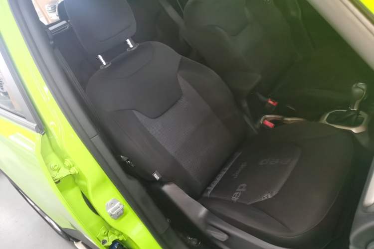 Used Jeep Renegade 2017 180T Automatic Jingneng Edition Right Front Seat