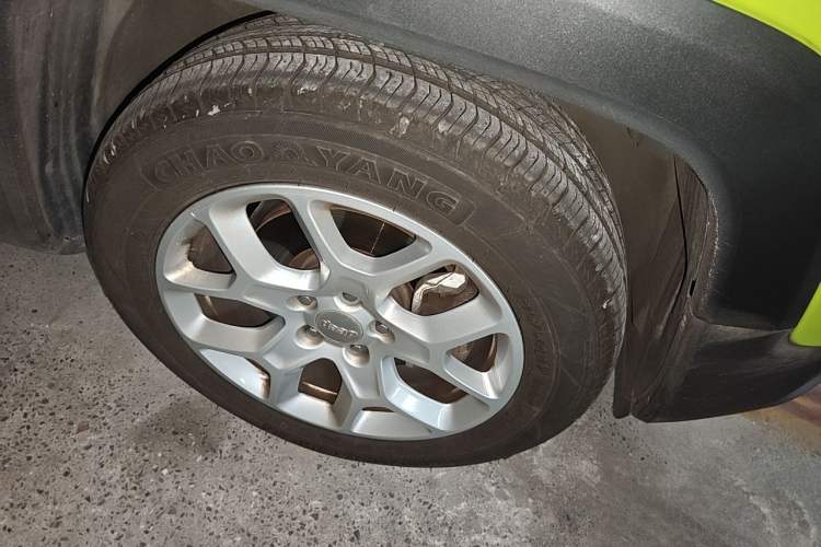 Used Jeep Renegade 2017 180T Automatic High-Energy Version Right Front Wheel Hub