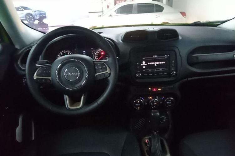 Used Jeep Renegade 2017 180T Automatic Smart Version Steering Wheel