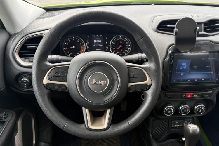 Used Jeep Renegade 2017 180T Automatic High-Energy Version Steering Wheel