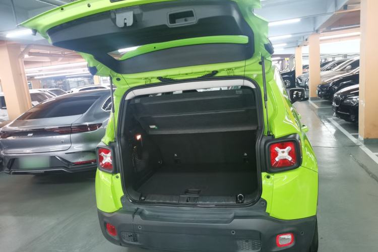 Used Jeep Renegade 2017 180T Automatic Jingneng Edition Trunk