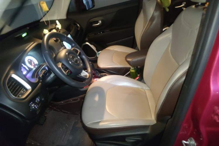 Used Jeep Renegade 2017 180T Automatic High-Energy Version Left Front Seat