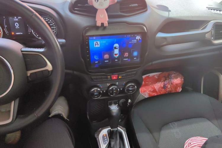 Used Jeep Renegade 2017 180T Automatic Jingneng Edition Audio And AC Panel