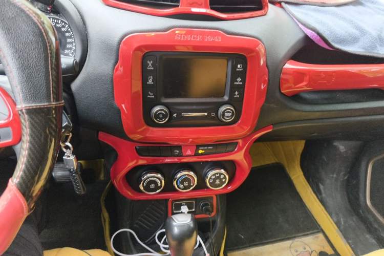 Used Jeep Renegade 2017 180T Automatic High-Energy Version Audio And AC Panel