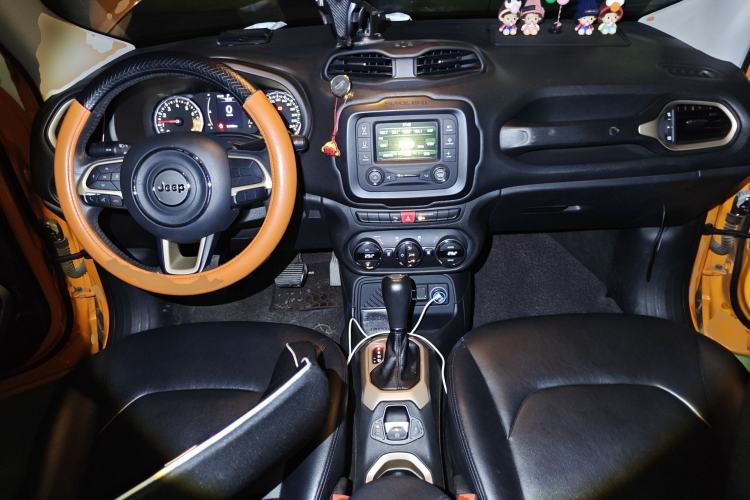 Used Jeep Renegade 2017 180T Automatic Jingneng Edition Center Console