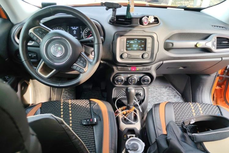 Used Jeep Renegade 2017 180T Automatic Jingneng Edition Center Console
