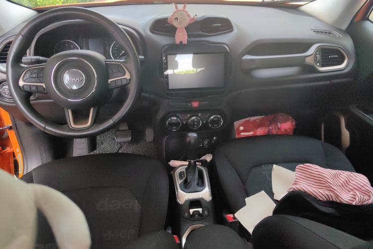 Used Jeep Renegade 2017 180T Automatic Jingneng Edition Center Console