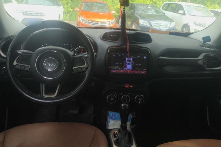 Used Jeep Renegade 2017 180T Automatic Jingneng Edition Center Console