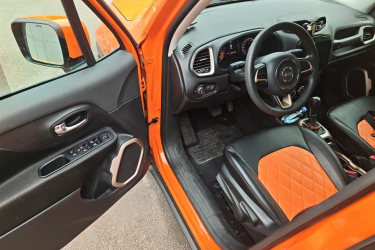 Used Jeep Renegade 2017 180T Automatic High-Energy Version Driver Seat