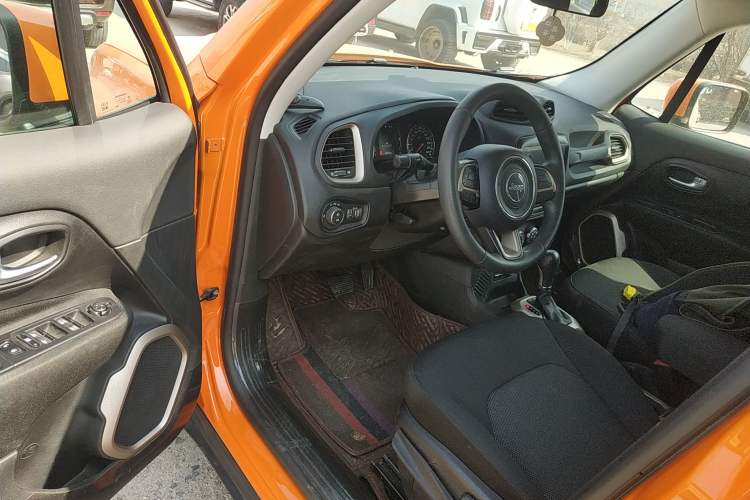 Used Jeep Renegade 2017 180T Automatic Kinetic Edition+ Driver Seat