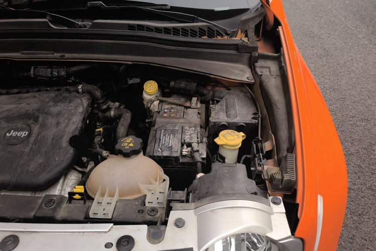 Used Jeep Renegade 2017 180T Automatic Smart Version Engine Bay Left