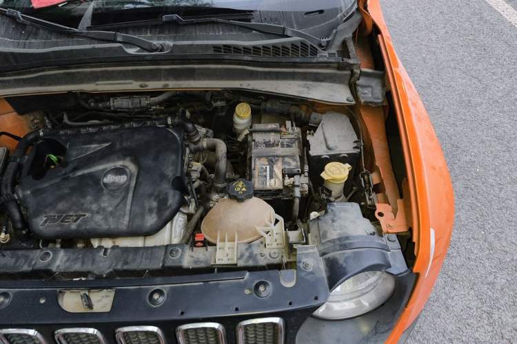 Used Jeep Renegade 2017 180T Automatic High-Energy Version Engine Bay Left