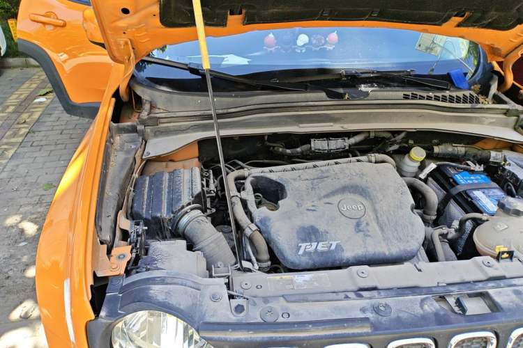 Used Jeep Renegade 2017 180T Automatic High-Energy Version Engine Bay Right