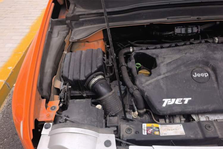 Used Jeep Renegade 2017 180T Automatic Smart Version Engine Bay Right