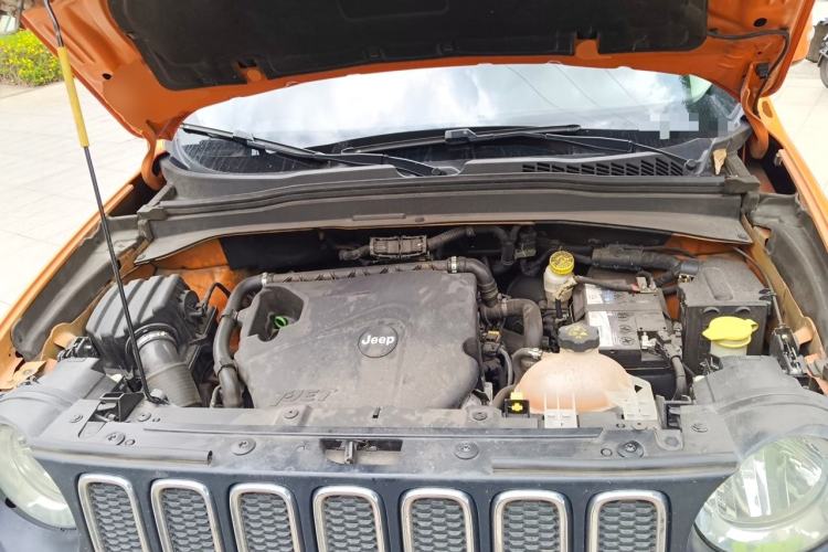 Used Jeep Renegade 2017 180T Automatic High-Energy Version Engine Bay