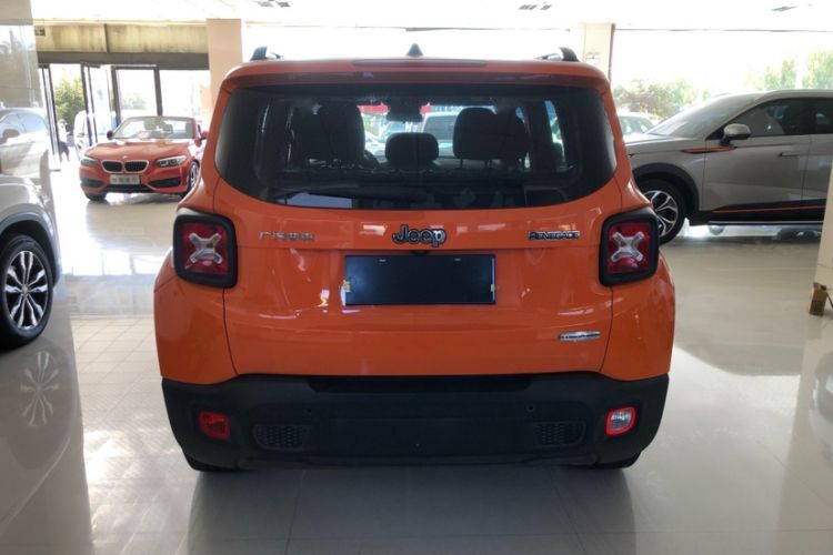 Used Jeep Renegade 2017 180T Automatic High-Energy Version Exterior 12