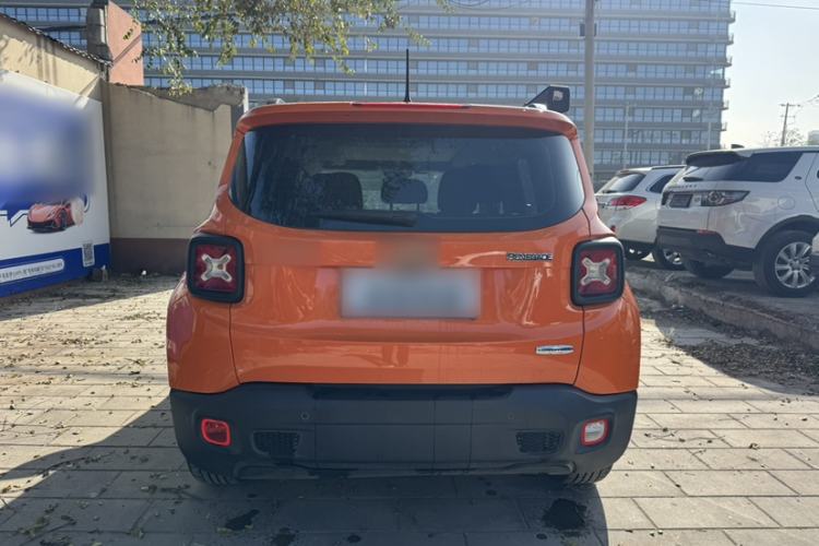 Used Jeep Renegade 2017 180T Automatic High-Energy Version Exterior 3