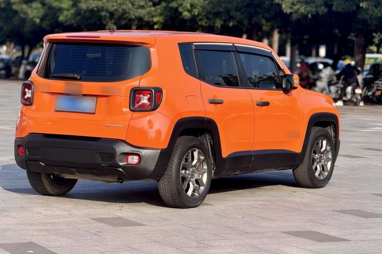 Used Jeep Renegade 2017 180T Automatic Kinetic Edition+ Exterior 5