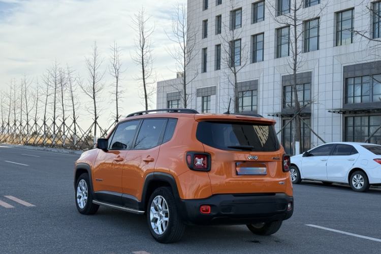 Used Jeep Renegade 2017 180T Automatic High-Energy Version Exterior 6