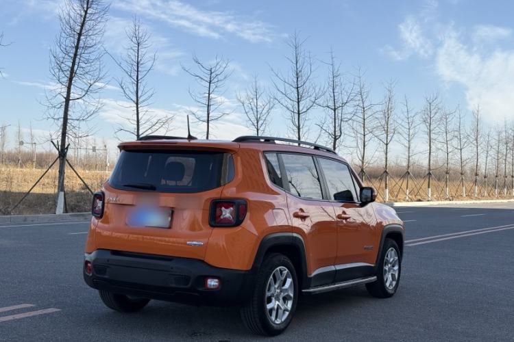 Used Jeep Renegade 2017 180T Automatic High-Energy Version Exterior 7
