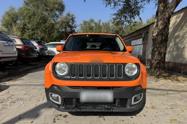 Used Jeep Renegade 2017 180T Automatic High-Energy Version Exterior 8