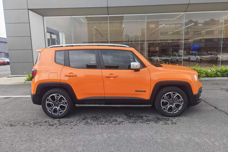 Used Jeep Renegade 2017 180T Automatic Smart Version Exterior 9
