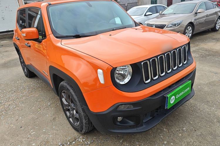 Used Jeep Renegade 2017 180T Automatic Kinetic Edition+ Front Right 45 Deg