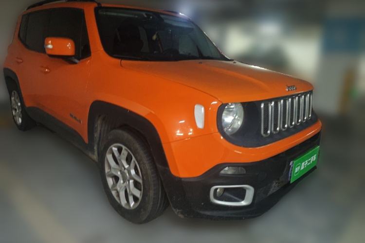 Used Jeep Renegade 2017 180T Automatic High-Energy Version Front Right 45 Deg