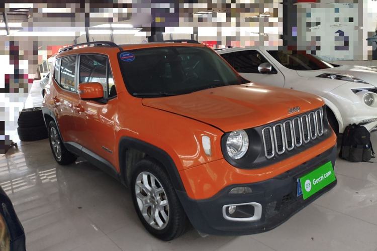 Used Jeep Renegade 2017 180T Automatic High-Energy Version Front Right 45 Deg
