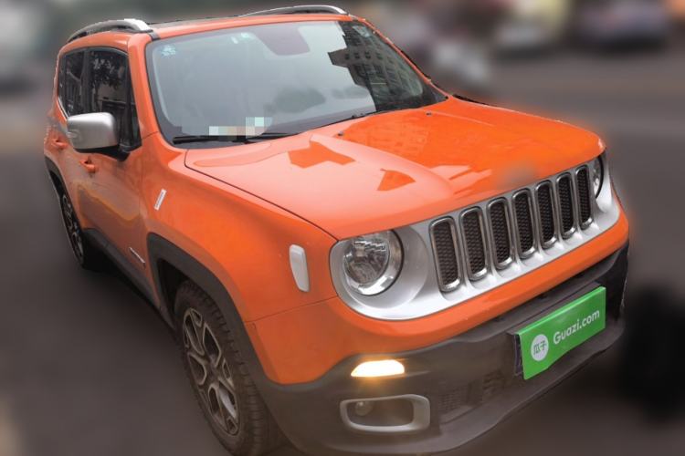 Used Jeep Renegade 2017 180T Automatic Smart Version Front Right 45 Deg