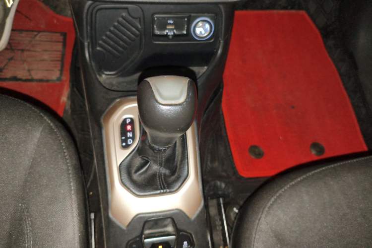 Used Jeep Renegade 2017 180T Automatic High-Energy Version Gear Lever