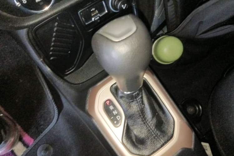 Used Jeep Renegade 2017 180T Automatic High-Energy Version Gear Lever