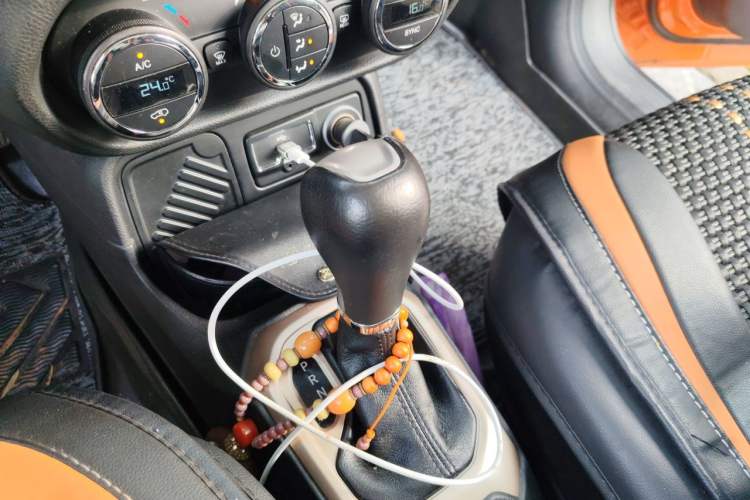 Used Jeep Renegade 2017 180T Automatic Jingneng Edition Gear Lever