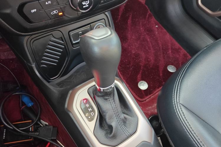 Used Jeep Renegade 2017 180T Automatic High-Energy Version Gear Lever