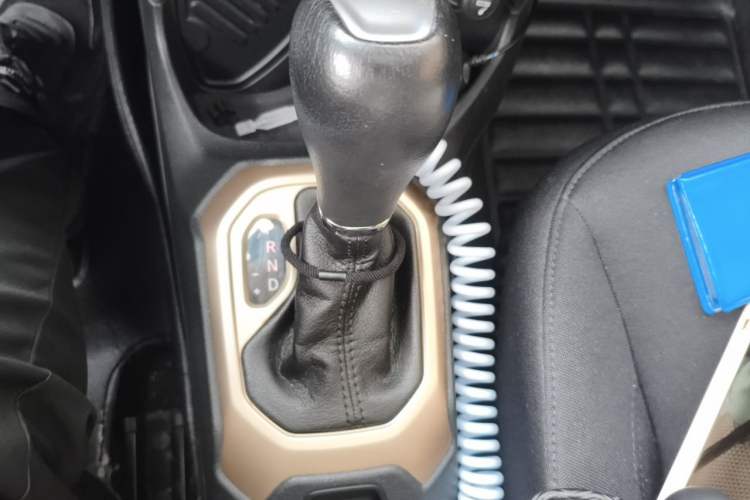 Used Jeep Renegade 2017 180T Automatic High-Energy Version Gear Lever