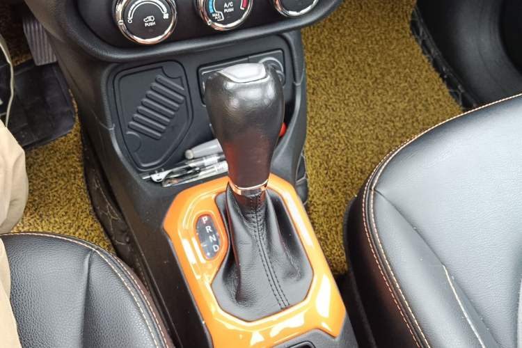 Used Jeep Renegade 2017 180T Automatic High-Energy Version Gear Lever