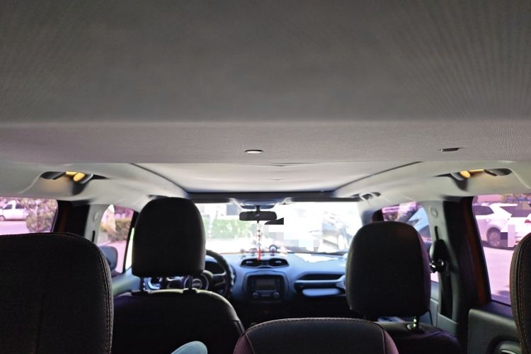 Used Jeep Renegade 2017 180T Automatic High-Energy Version Headliner