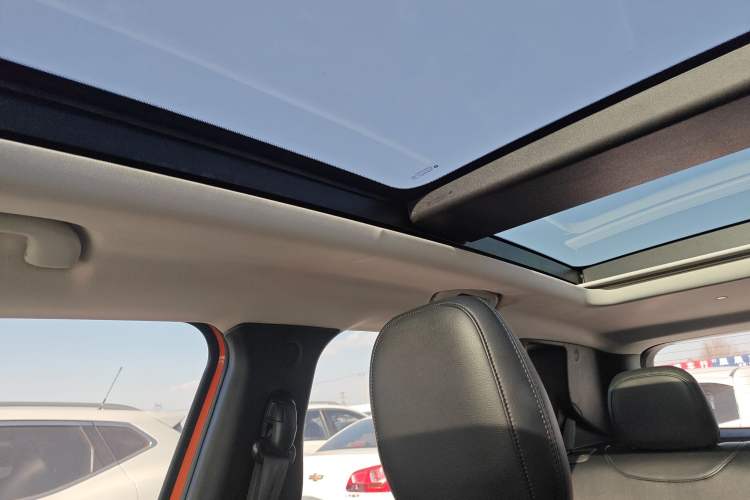 Used Jeep Renegade 2017 180T Automatic High-Energy Version Headliner