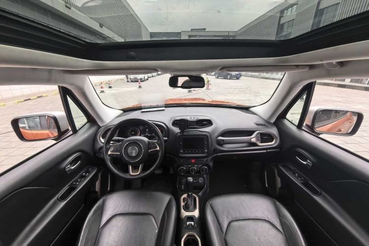 Used Jeep Renegade 2017 180TS Automatic All-Wheel Drive Versatile Edition Headliner