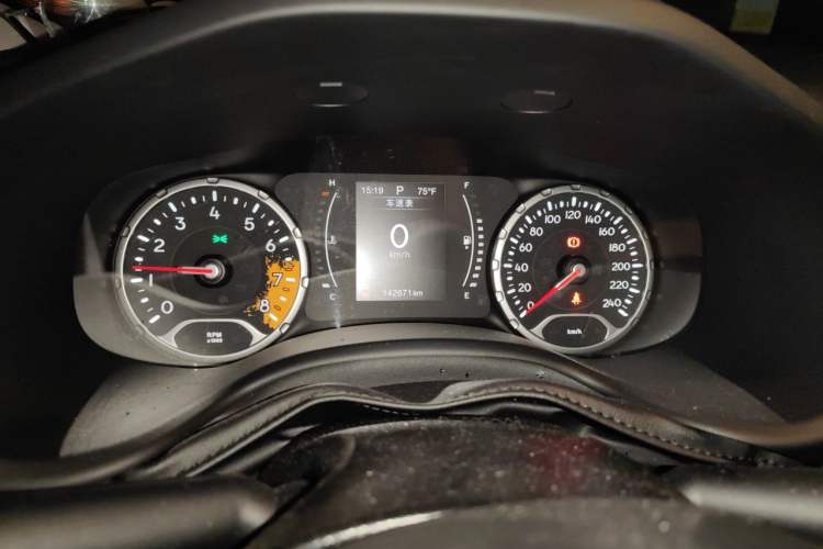 Used Jeep Renegade 2017 180T Automatic High-Energy Version Instrument Cluster