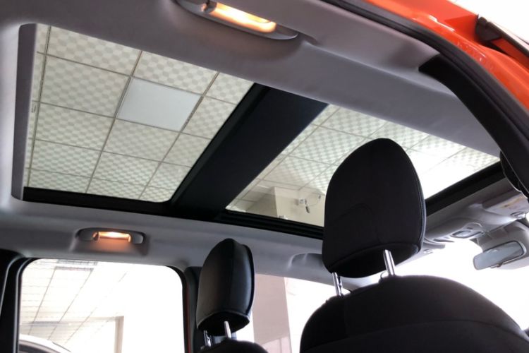 Used Jeep Renegade 2017 180T Automatic High-Energy Version Interior 1