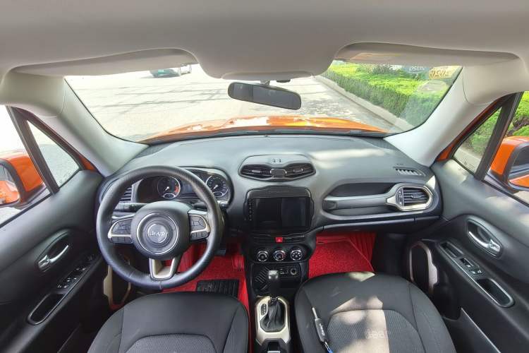 Used Jeep Renegade 2017 180T Automatic Kinetic Edition+ Interior 1