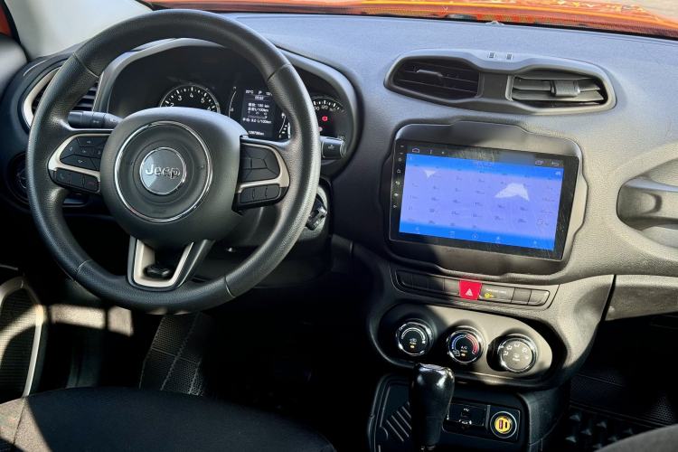 Used Jeep Renegade 2017 180T Automatic Kinetic Edition+ Interior 1