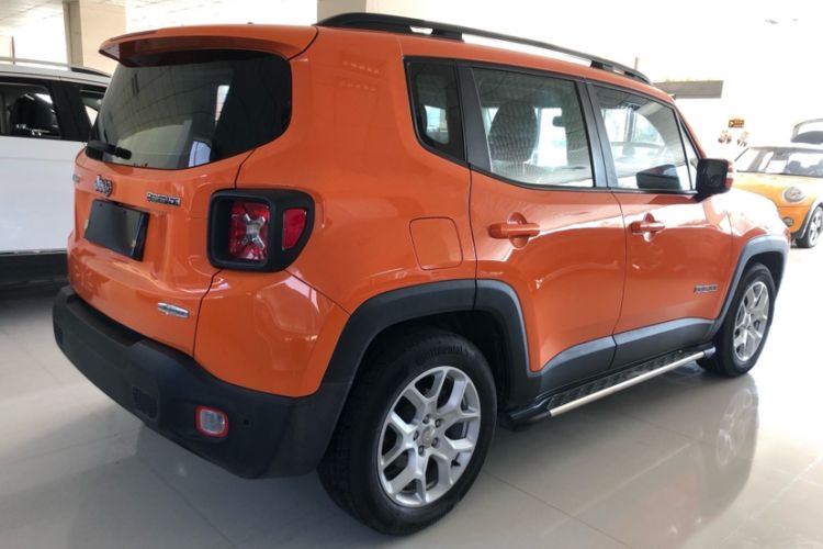 Used Jeep Renegade 2017 180T Automatic High-Energy Version Interior 10