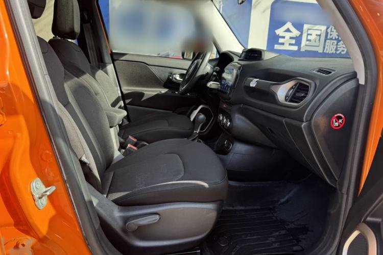 Used Jeep Renegade 2017 180T Automatic High-Energy Version Interior 10