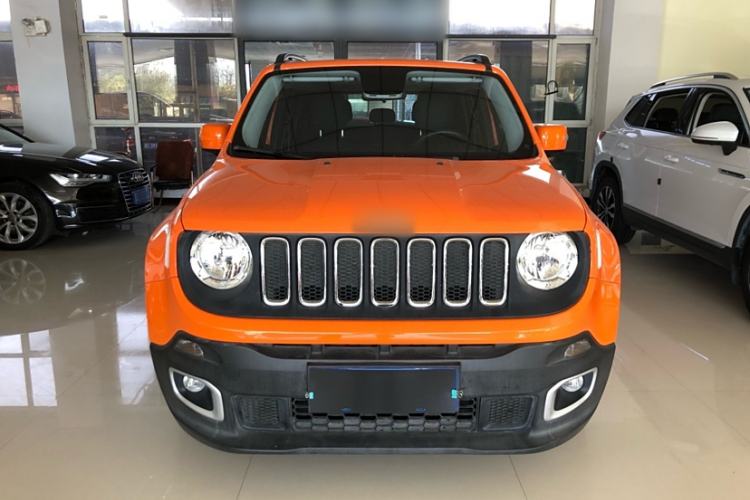 Used Jeep Renegade 2017 180T Automatic High-Energy Version Interior 14