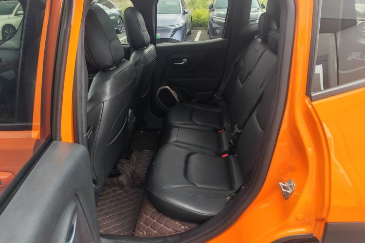 Used Jeep Renegade 2017 180T Automatic Smart Version Interior 2