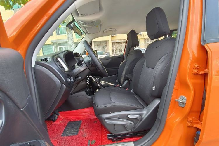 Used Jeep Renegade 2017 180T Automatic Kinetic Edition+ Interior 2