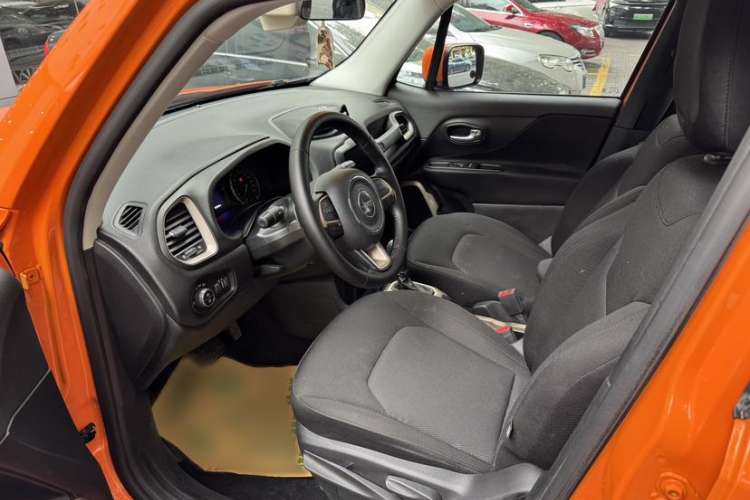 Used Jeep Renegade 2017 180T Automatic Jingneng Edition Interior 2