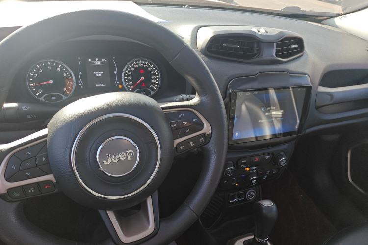Used Jeep Renegade 2017 180T Automatic High-Energy Version Interior 2